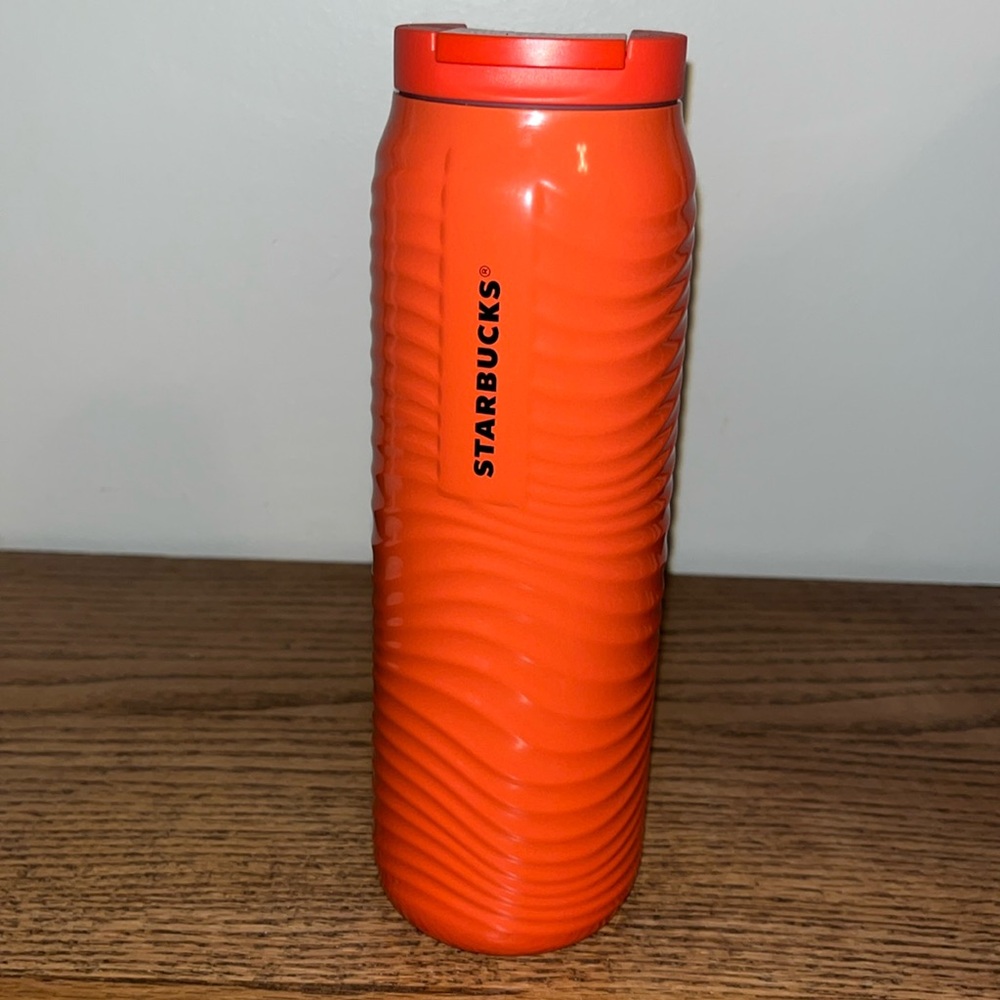 Starbucks Wavy Pearl Bottle Tumbler 2025